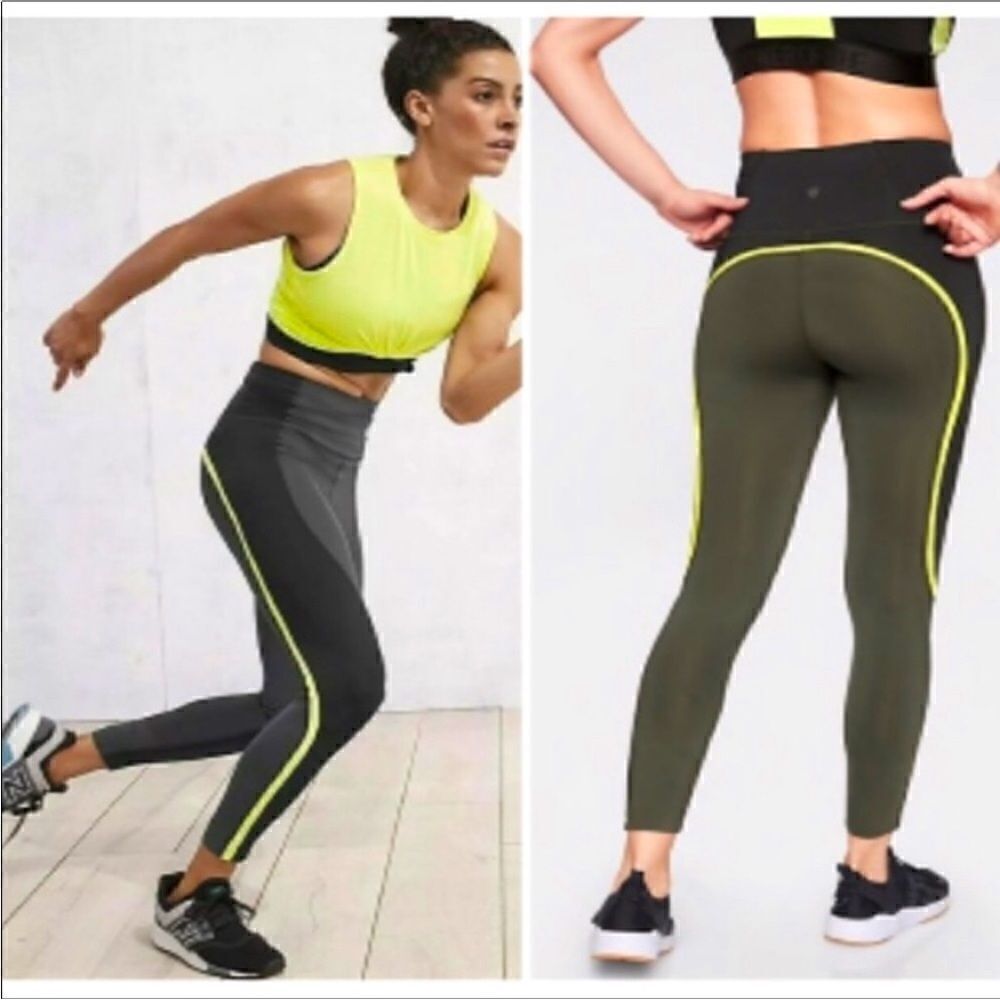 Athleta Spar Color Block leggings size medium